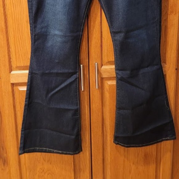 Stretchy Jean Pants - Picture 2 of 4